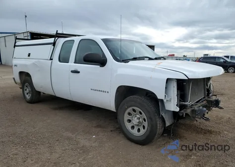 2007 Chevrolet Silverado K1500 z USA, uszkodzony, nr VIN 1GCEK19057E586233